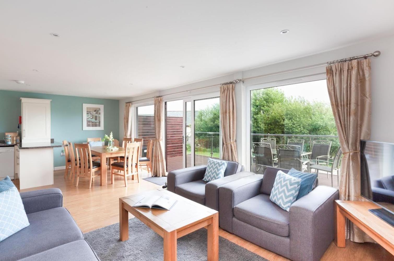 Kingfisher Hot Tub & Log Burner House On Premium Lakeside With Resort Facilities St Columb Major Exterior photo
